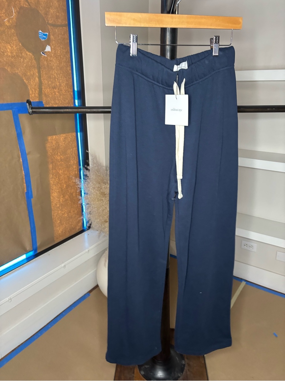 Soldout.nyc 
Women's Navy Wide-Leg Drawstring Track Pants